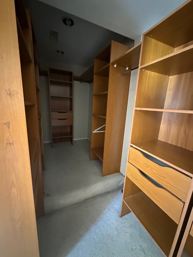 Building Photo - 2033 N Manning St