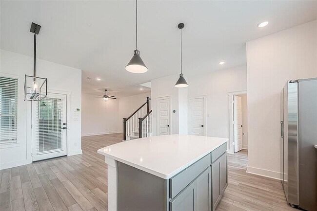 Foto del edificio - 15123 Parkland Canyon Dr