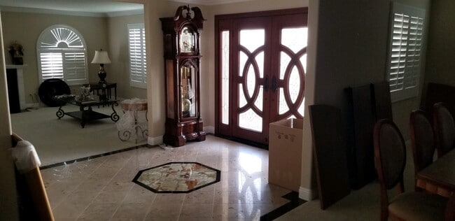 Building Photo - 879 Calle Del Sol