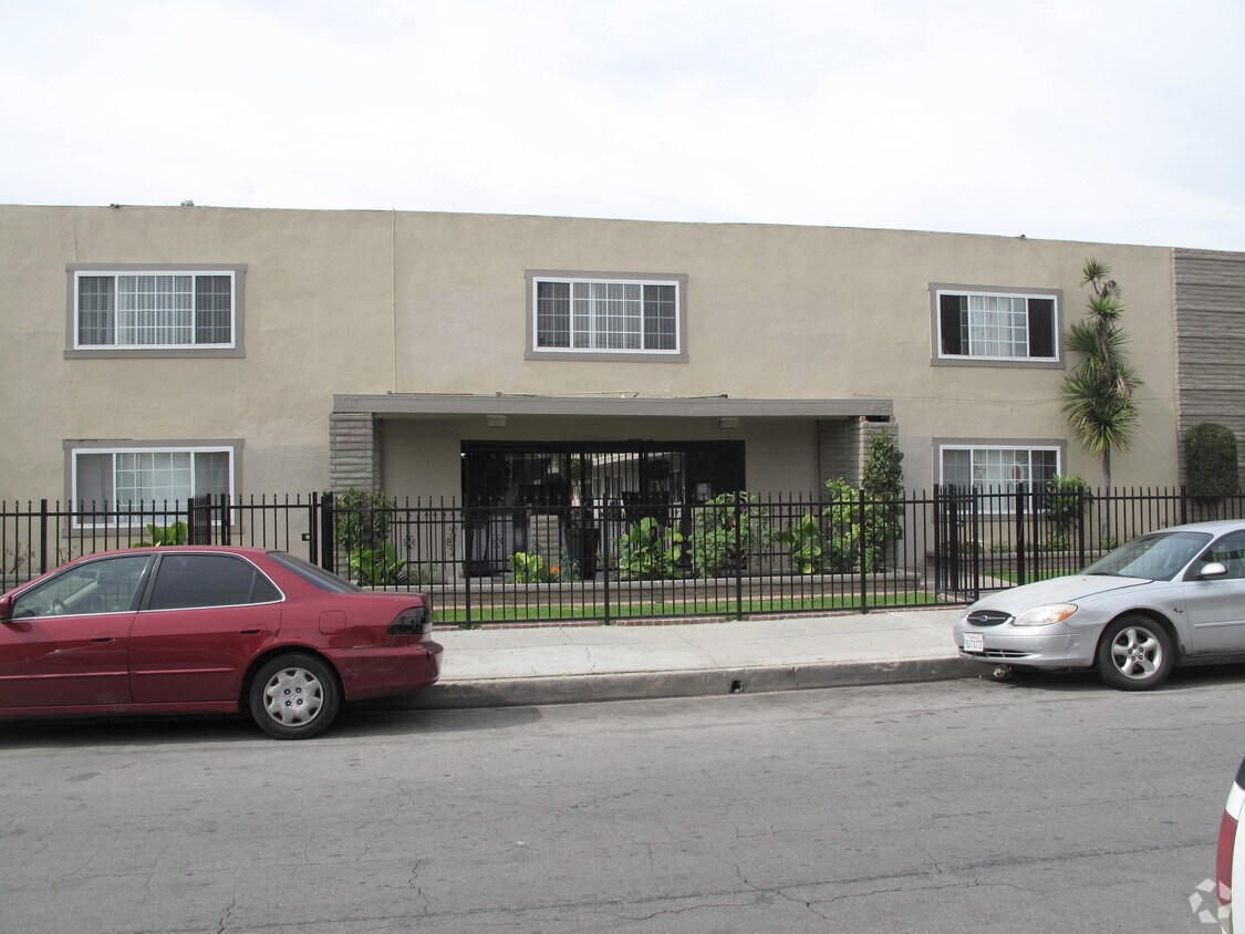 Chadron, ¡alejado 14815-14817 - 14815-14817 Chadron Ave