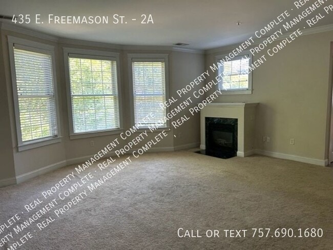 Building Photo - Luxury 2 bedroom, 2 bath 1,300 sf condo lo...