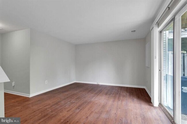 Foto del edificio - 1947 Winslow Ct