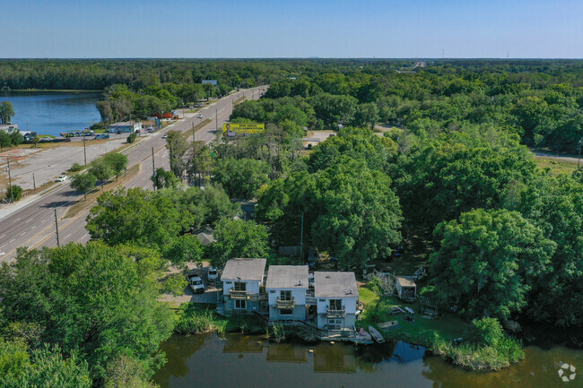 Buildings, property - looking south - 4701-4715 Land O Lakes Blvd