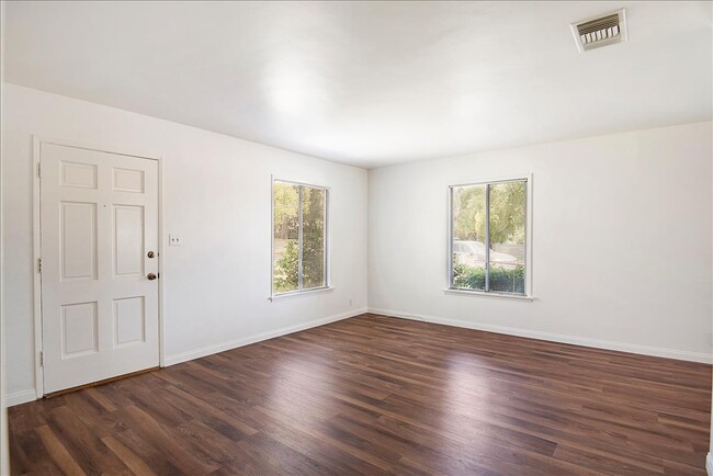 Foto del edificio - 507 N Niagara St