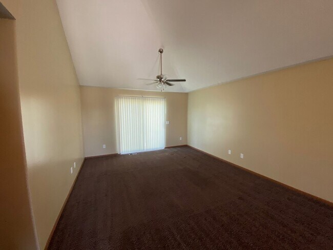 Foto del edificio - Newer Home in Excellent Family Neighborhood