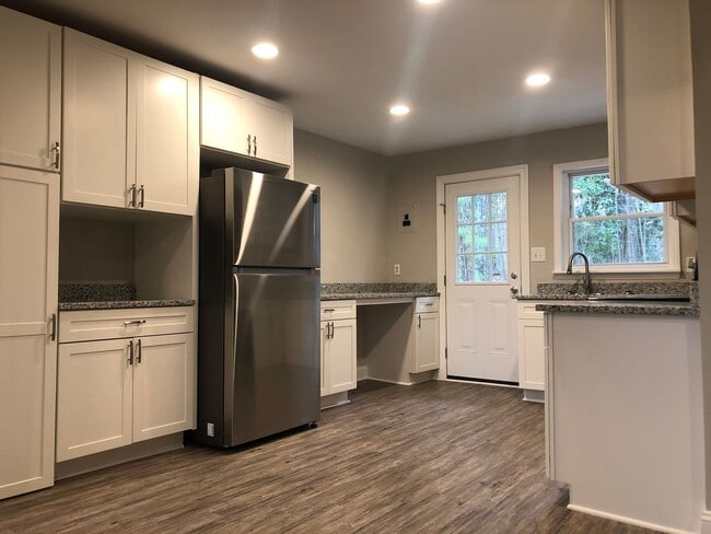 Building Photo - Oak Trail Apartments