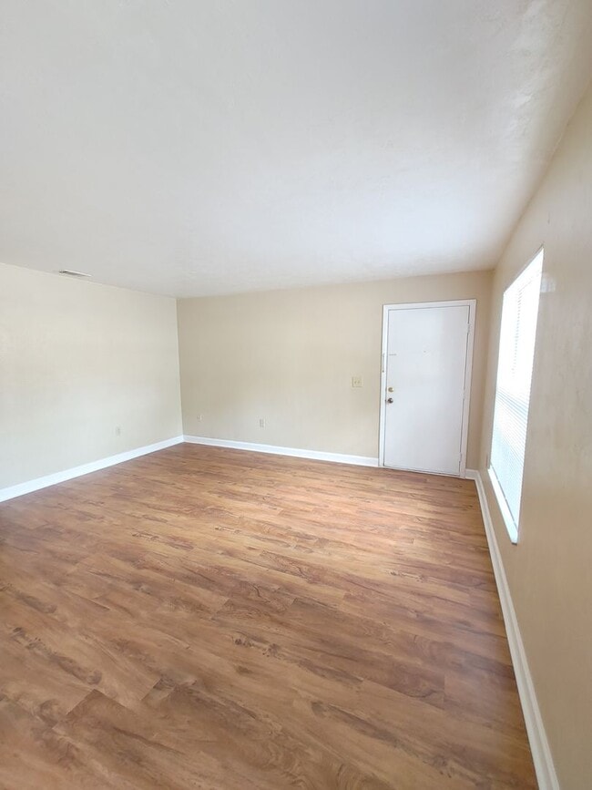 Building Photo - 4025 SW 21st Ln