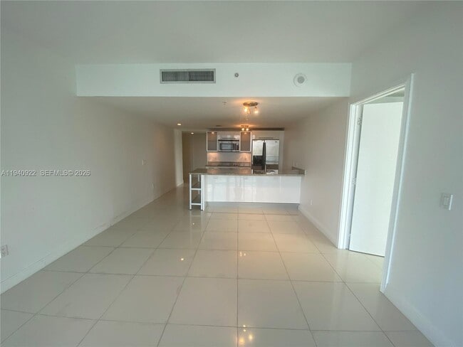 Foto del edificio - 185 SW 7th St