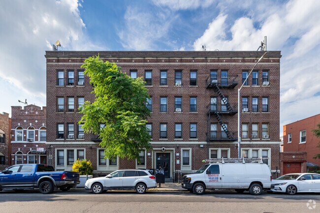 Building Photo - 2525 Beverley Rd