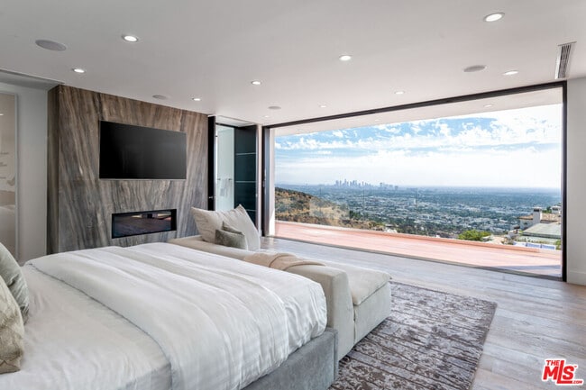 Building Photo - 2110 Hercules Dr