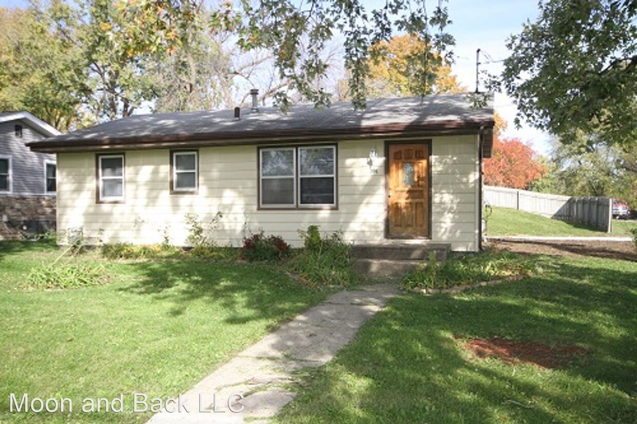 3 br, 1 bath House 201 McKinley Ave House Rental in Des Moines, IA