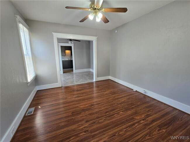 Foto del edificio - 409 Hawley St