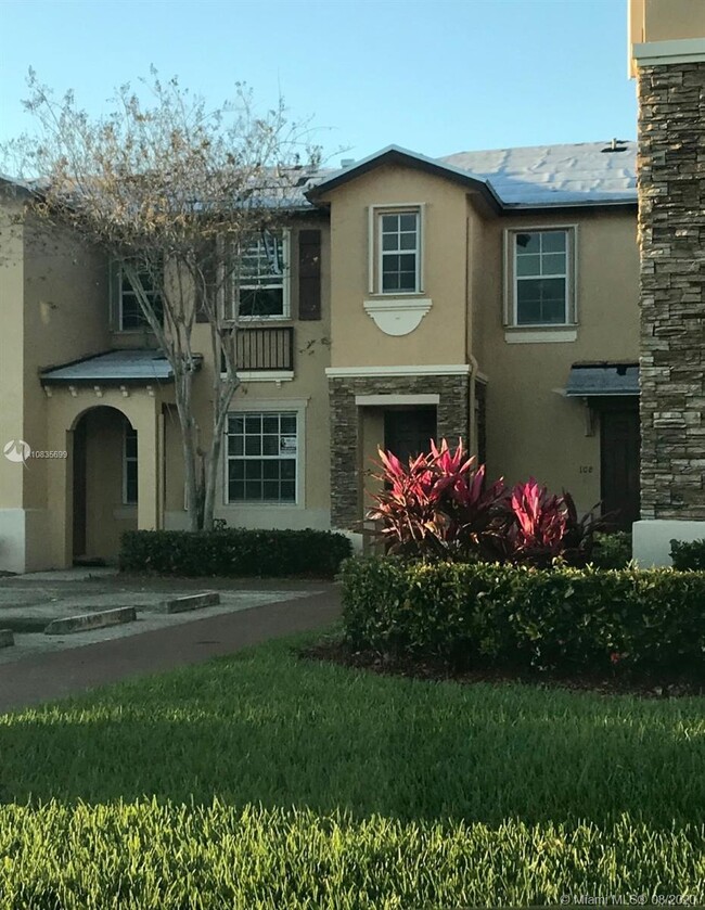 Foto del edificio - 3355 NE 13th Cir Dr