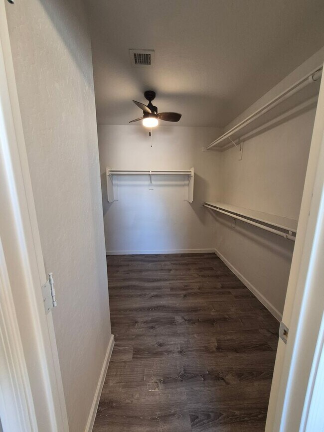 Foto del edificio - 32830 N Cat Hills Ave