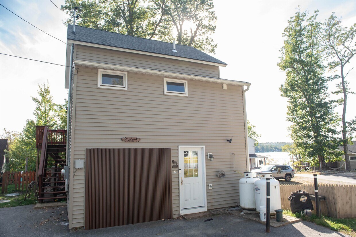 Foto principal - 7 Maple Ave