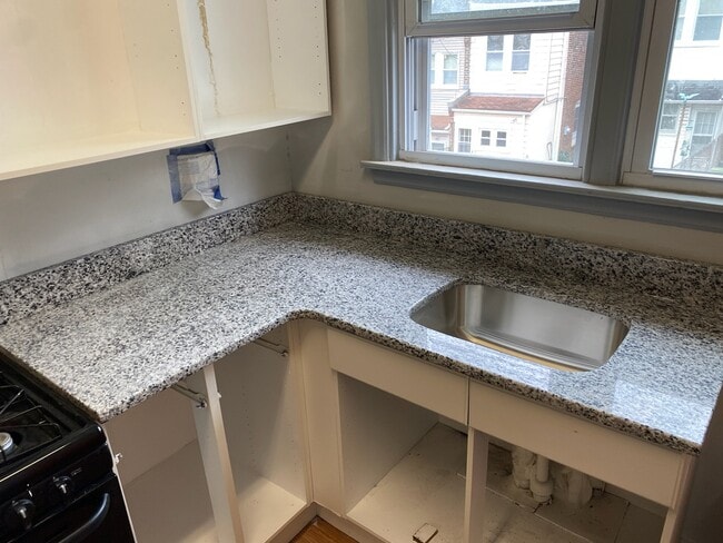 Brand New Granite Countertops - 4618 Mansion St