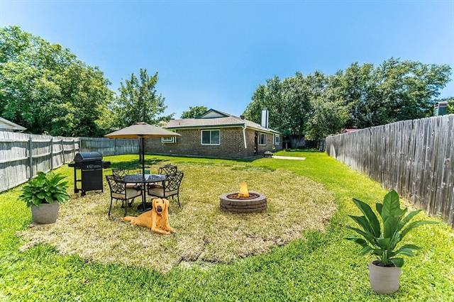 Foto del edificio - 451 Hancock Ct