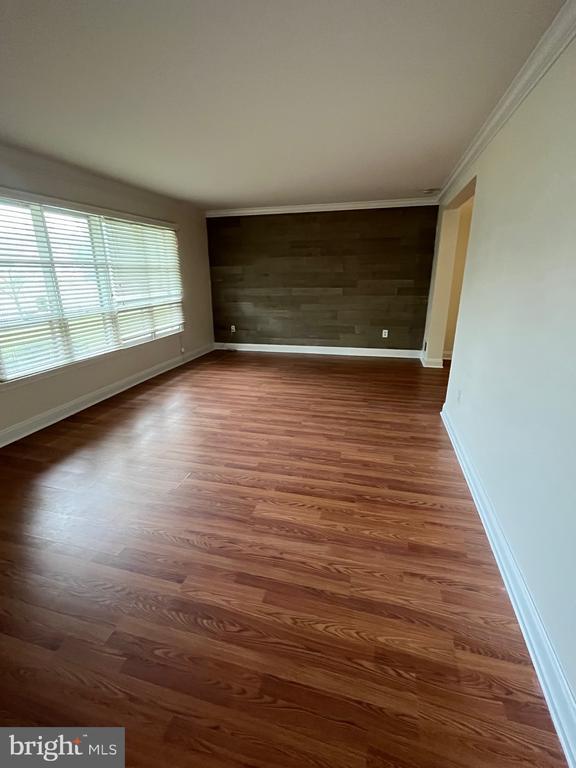 Foto del edificio - 5807 Lamont Dr