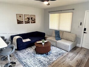 Building Photo - 883 NE 39th St