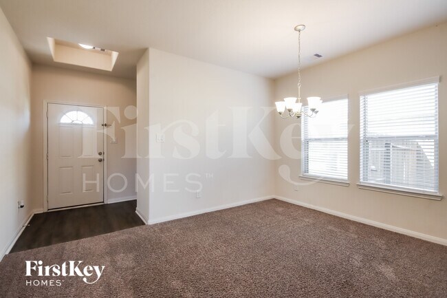 Foto del edificio - 15825 Roberto Clemente Ct