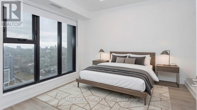 Building Photo - 20 Soudan Ave