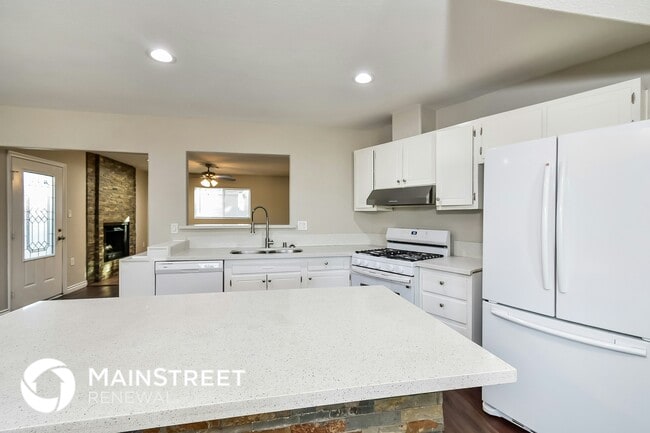 Building Photo - 2208 Demetrius Ave