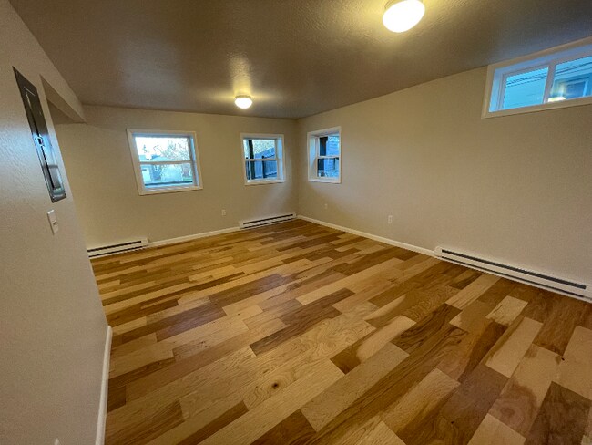 Foto del edificio - 1048 E 6th Ave