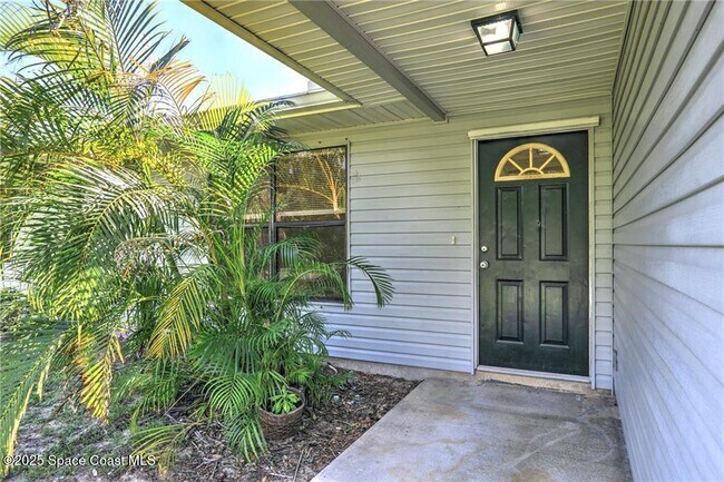 Building Photo - 950 Landsdowne Dr