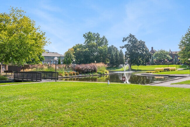 Building Photo - 260 Brittany Dr