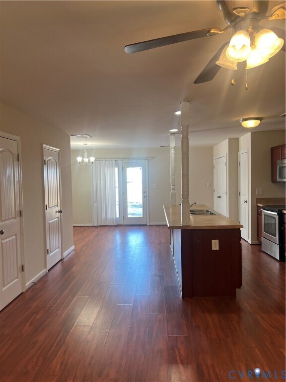 Foto del edificio - 1111 Tabb Ave