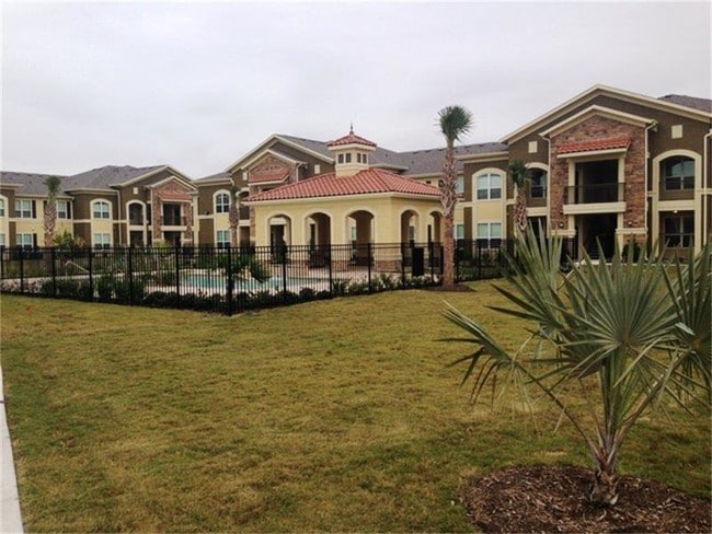 Building Photo - 332 Independence Dr