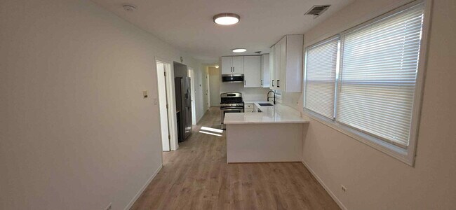 Foto del edificio - 445 W 37th St