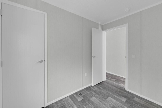 Foto del edificio - 684 Reeves Dr