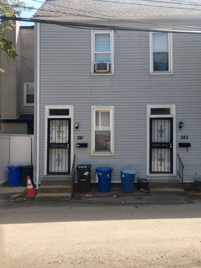Building Photo - 341-343 Rennig St