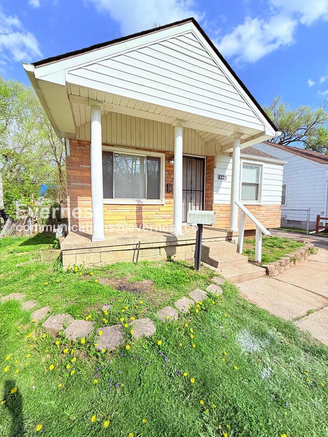 Foto del edificio - 8270 Trinity St