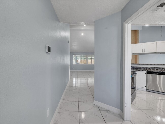 Foto del edificio - 6410 Barrygate Dr