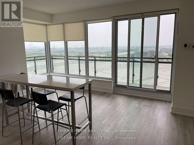 Photo du bâtiment - 8081 Birchmount Rd