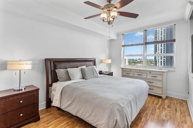 Foto del edificio - 350 SE 2nd St