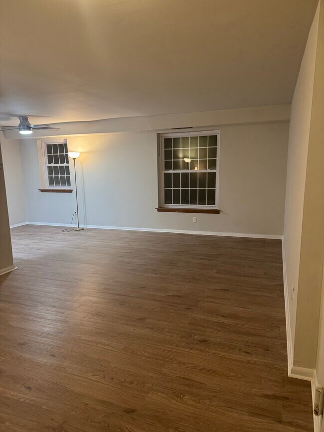 Foto del edificio - 4000 Gypsy Ln