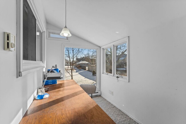 Foto del edificio - 4214 Xenia Ave N