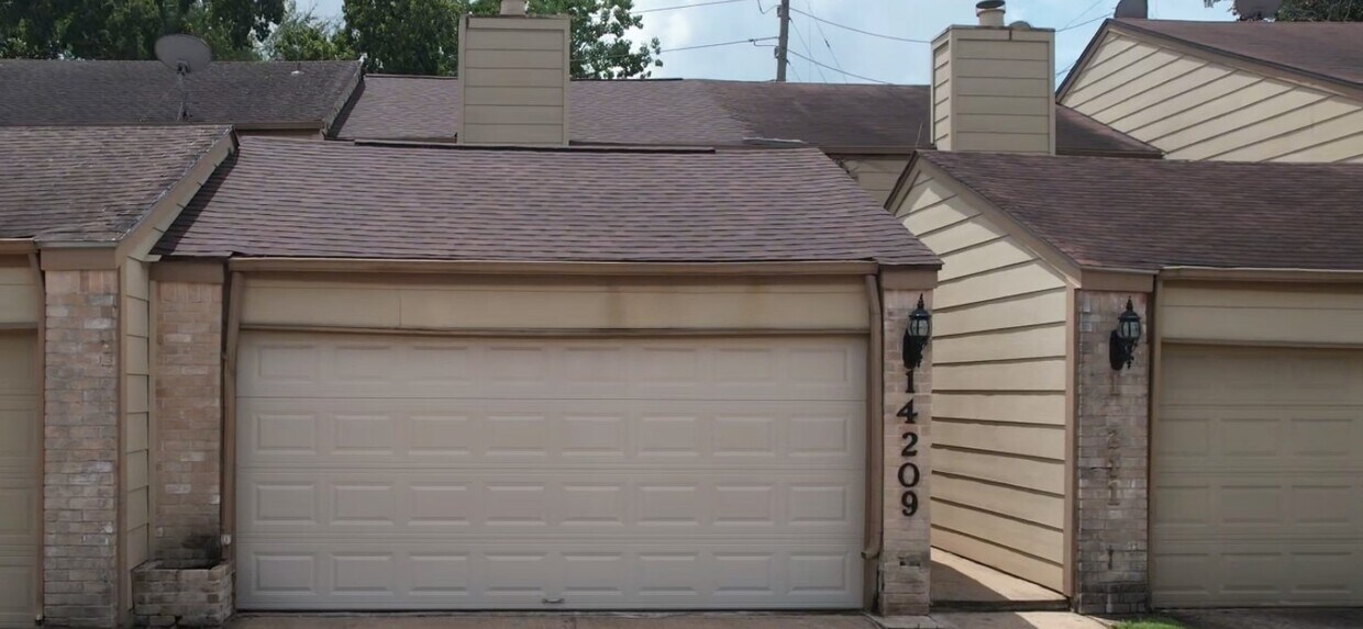 Foto principal - 14209 Briarsage Ct