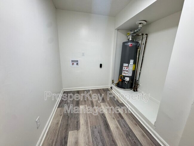 Building Photo - 6330 Newick Dr