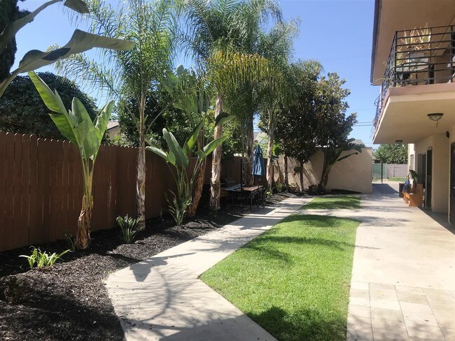 Foto del edificio - 12437 Harris Ave