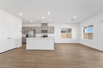 Building Photo - 1111 Saffron Toucan Ln