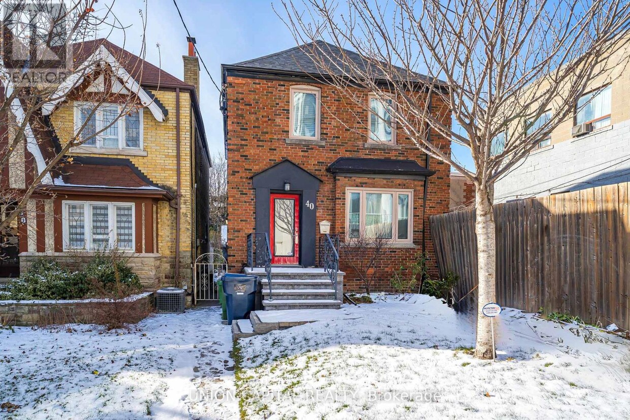 Primary Photo - 40 Peveril Hill N