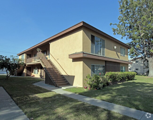 Building Photo - Tropicana Apartments