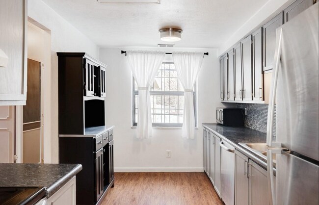 Foto del edificio - 7250 Eastmoor Dr