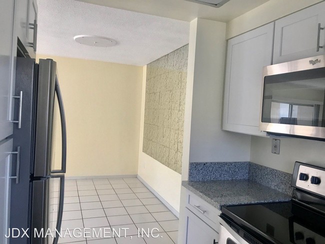 Building Photo - 12234 Rancho Bernardo Rd