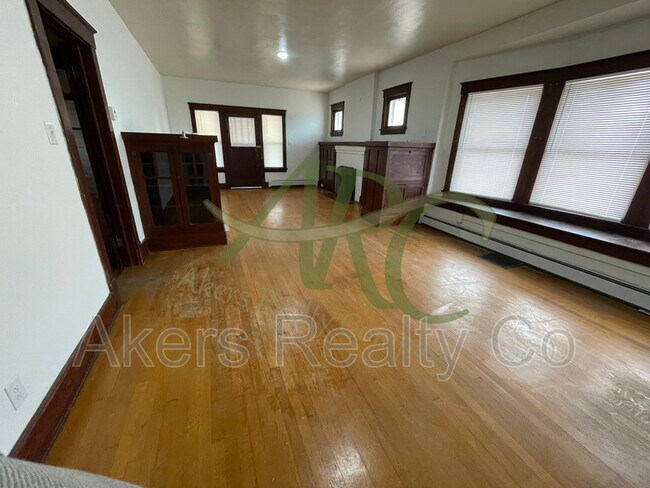 Foto del edificio - 1124 Lake Ave