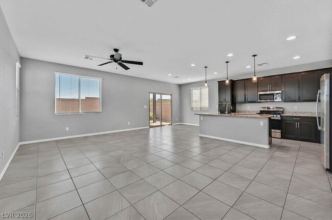 Building Photo - 4405 Frias Fls Ave